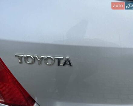 Сірий Тойота Яріс, об'ємом двигуна 1.3 л та пробігом 233 тис. км за 4800 $, фото 25 на Automoto.ua