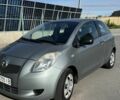 Сірий Тойота Яріс, об'ємом двигуна 1.3 л та пробігом 84 тис. км за 5120 $, фото 1 на Automoto.ua