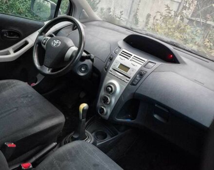 Сірий Тойота Яріс, об'ємом двигуна 1.3 л та пробігом 300 тис. км за 6500 $, фото 4 на Automoto.ua