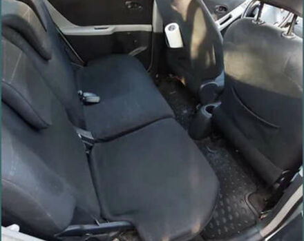 Серый Тойота Ярис, объемом двигателя 1.3 л и пробегом 151 тыс. км за 5000 $, фото 6 на Automoto.ua