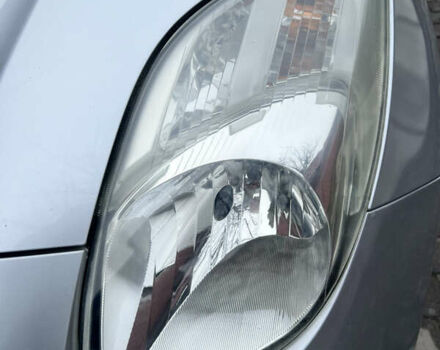 Сірий Тойота Яріс, об'ємом двигуна 1.3 л та пробігом 233 тис. км за 4800 $, фото 36 на Automoto.ua