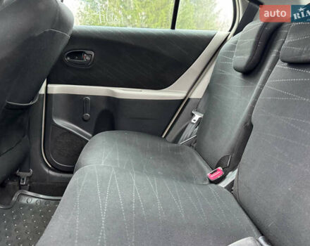 Сірий Тойота Яріс, об'ємом двигуна 1.3 л та пробігом 152 тис. км за 4850 $, фото 39 на Automoto.ua
