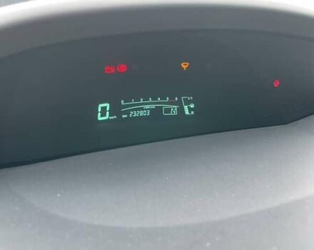 Сірий Тойота Яріс, об'ємом двигуна 1.4 л та пробігом 232 тис. км за 5700 $, фото 17 на Automoto.ua