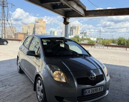Сірий Тойота Яріс, об'ємом двигуна 1.3 л та пробігом 199 тис. км за 4850 $, фото 9 на Automoto.ua