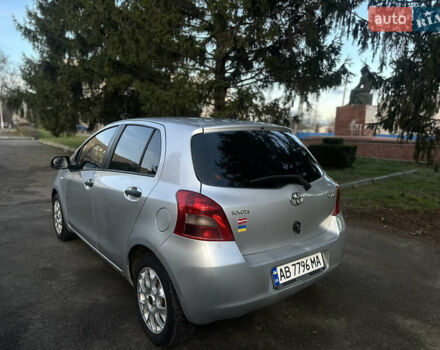 Сірий Тойота Яріс, об'ємом двигуна 1.3 л та пробігом 264 тис. км за 4500 $, фото 12 на Automoto.ua
