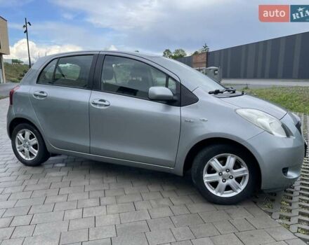 Сірий Тойота Яріс, об'ємом двигуна 1.4 л та пробігом 232 тис. км за 5700 $, фото 2 на Automoto.ua