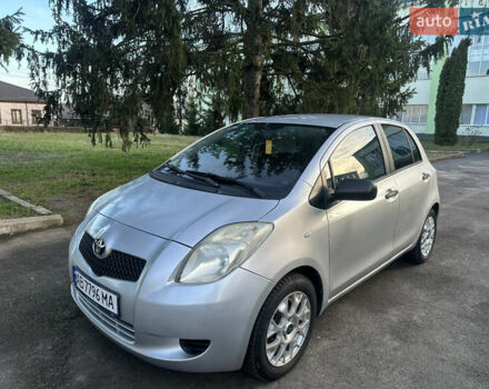 Сірий Тойота Яріс, об'ємом двигуна 1.3 л та пробігом 264 тис. км за 4500 $, фото 23 на Automoto.ua