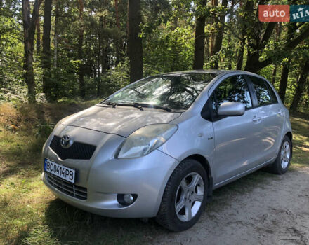 Серый Тойота Ярис, объемом двигателя 1.4 л и пробегом 230 тыс. км за 5700 $, фото 28 на Automoto.ua