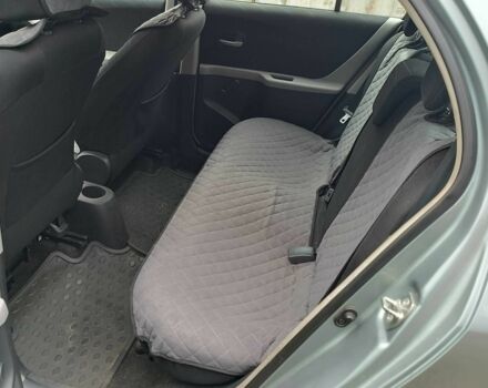 Серый Тойота Ярис, объемом двигателя 1.3 л и пробегом 172 тыс. км за 6200 $, фото 5 на Automoto.ua