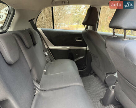 Сірий Тойота Яріс, об'ємом двигуна 1.4 л та пробігом 290 тис. км за 5999 $, фото 40 на Automoto.ua