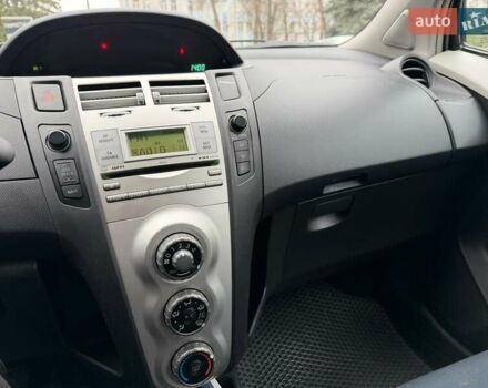 Сірий Тойота Яріс, об'ємом двигуна 1.4 л та пробігом 290 тис. км за 5999 $, фото 44 на Automoto.ua