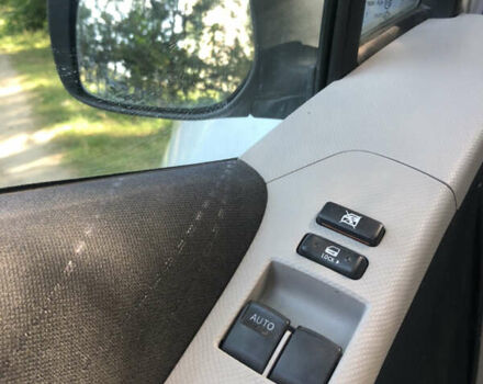 Серый Тойота Ярис, объемом двигателя 1.4 л и пробегом 230 тыс. км за 5700 $, фото 32 на Automoto.ua