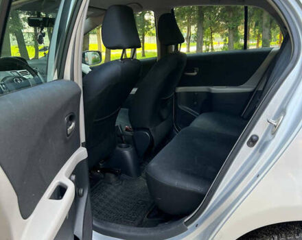 Серый Тойота Ярис, объемом двигателя 1.4 л и пробегом 230 тыс. км за 5700 $, фото 22 на Automoto.ua