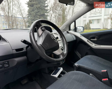 Сірий Тойота Яріс, об'ємом двигуна 1.4 л та пробігом 290 тис. км за 5999 $, фото 35 на Automoto.ua