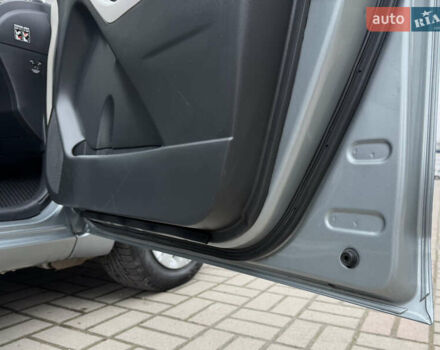 Сірий Тойота Яріс, об'ємом двигуна 1.4 л та пробігом 290 тис. км за 5999 $, фото 52 на Automoto.ua