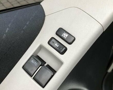 Серый Тойота Ярис, объемом двигателя 1 л и пробегом 186 тыс. км за 3920 $, фото 5 на Automoto.ua