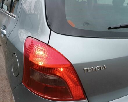 Серый Тойота Ярис, объемом двигателя 1.3 л и пробегом 172 тыс. км за 6200 $, фото 20 на Automoto.ua