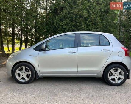 Серый Тойота Ярис, объемом двигателя 1.4 л и пробегом 230 тыс. км за 5700 $, фото 9 на Automoto.ua