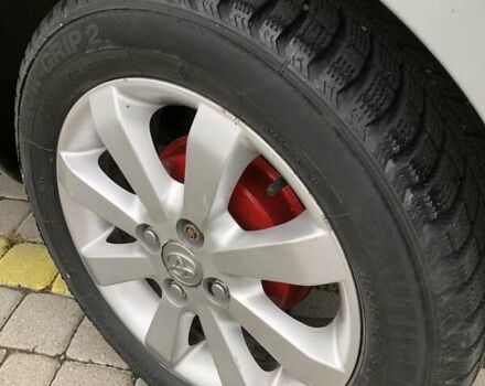 Серый Тойота Ярис, объемом двигателя 1 л и пробегом 186 тыс. км за 3920 $, фото 14 на Automoto.ua