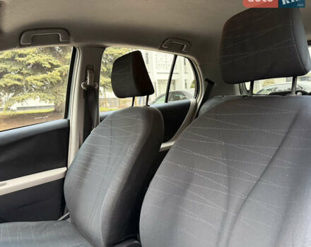 Сірий Тойота Яріс, об'ємом двигуна 1.4 л та пробігом 290 тис. км за 5999 $, фото 36 на Automoto.ua