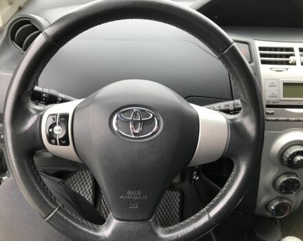 Сірий Тойота Яріс, об'ємом двигуна 1 л та пробігом 185 тис. км за 3950 $, фото 23 на Automoto.ua