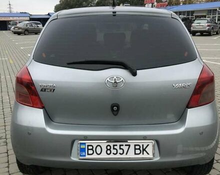 Серый Тойота Ярис, объемом двигателя 1 л и пробегом 186 тыс. км за 3920 $, фото 1 на Automoto.ua