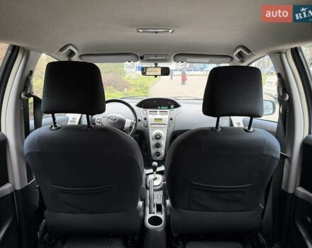 Сірий Тойота Яріс, об'ємом двигуна 1.4 л та пробігом 290 тис. км за 5999 $, фото 43 на Automoto.ua