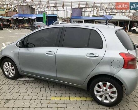 Серый Тойота Ярис, объемом двигателя 1 л и пробегом 186 тыс. км за 3920 $, фото 2 на Automoto.ua