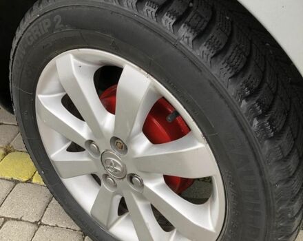 Сірий Тойота Яріс, об'ємом двигуна 1 л та пробігом 185 тис. км за 3950 $, фото 15 на Automoto.ua