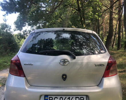 Серый Тойота Ярис, объемом двигателя 1.4 л и пробегом 230 тыс. км за 5700 $, фото 31 на Automoto.ua