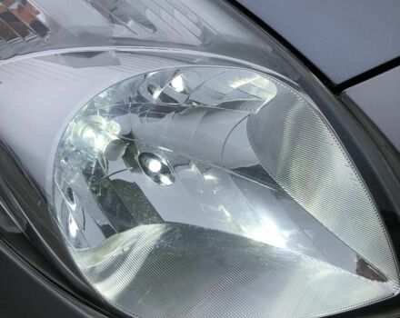 Сірий Тойота Яріс, об'ємом двигуна 1 л та пробігом 185 тис. км за 3950 $, фото 6 на Automoto.ua