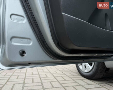 Сірий Тойота Яріс, об'ємом двигуна 1.4 л та пробігом 290 тис. км за 5999 $, фото 50 на Automoto.ua