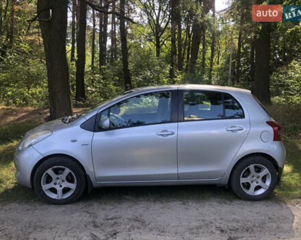 Серый Тойота Ярис, объемом двигателя 1.4 л и пробегом 230 тыс. км за 5700 $, фото 30 на Automoto.ua