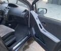 Серый Тойота Ярис, объемом двигателя 1.36 л и пробегом 199 тыс. км за 7000 $, фото 27 на Automoto.ua