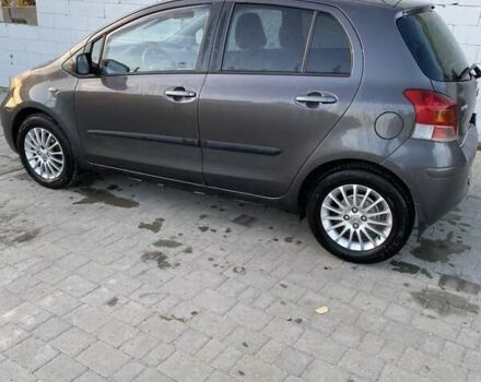 Серый Тойота Ярис, объемом двигателя 1.36 л и пробегом 199 тыс. км за 7000 $, фото 10 на Automoto.ua