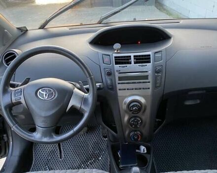 Серый Тойота Ярис, объемом двигателя 1.36 л и пробегом 199 тыс. км за 7000 $, фото 20 на Automoto.ua