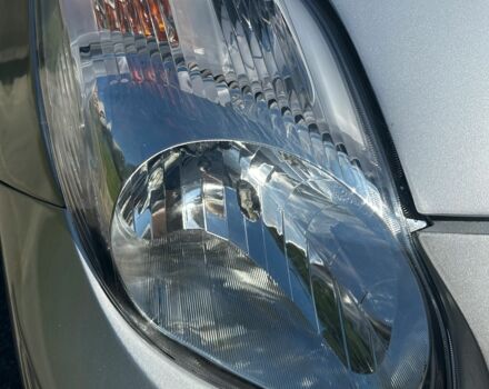 Серый Тойота Ярис, объемом двигателя 1 л и пробегом 115 тыс. км за 4200 $, фото 4 на Automoto.ua