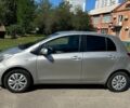 Серый Тойота Ярис, объемом двигателя 1 л и пробегом 115 тыс. км за 4200 $, фото 6 на Automoto.ua
