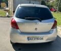 Серый Тойота Ярис, объемом двигателя 1 л и пробегом 115 тыс. км за 4200 $, фото 5 на Automoto.ua