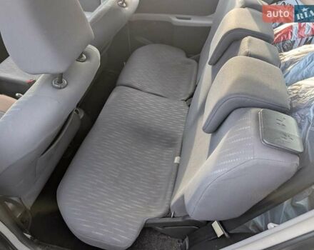 Серый Тойота Ярис, объемом двигателя 1.36 л и пробегом 250 тыс. км за 4950 $, фото 26 на Automoto.ua