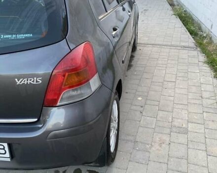 Серый Тойота Ярис, объемом двигателя 1.36 л и пробегом 199 тыс. км за 7000 $, фото 17 на Automoto.ua