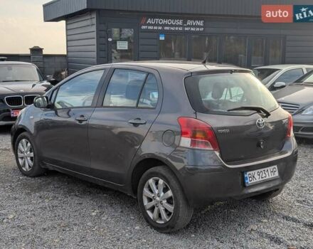 Серый Тойота Ярис, объемом двигателя 1.36 л и пробегом 250 тыс. км за 4950 $, фото 15 на Automoto.ua