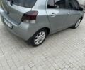 Серый Тойота Ярис, объемом двигателя 1.36 л и пробегом 230 тыс. км за 5600 $, фото 3 на Automoto.ua