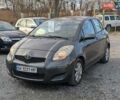 Серый Тойота Ярис, объемом двигателя 1.36 л и пробегом 250 тыс. км за 4950 $, фото 4 на Automoto.ua