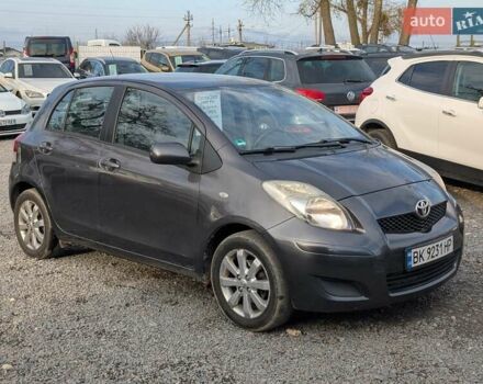 Серый Тойота Ярис, объемом двигателя 1.36 л и пробегом 250 тыс. км за 4950 $, фото 8 на Automoto.ua