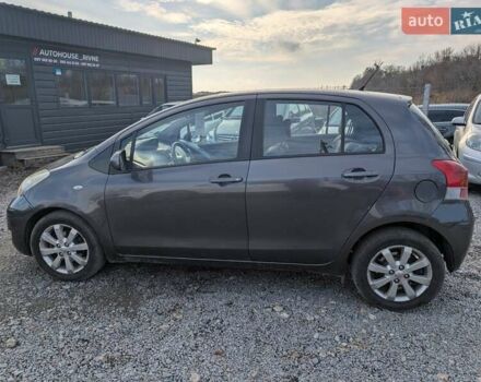 Серый Тойота Ярис, объемом двигателя 1.36 л и пробегом 250 тыс. км за 4950 $, фото 18 на Automoto.ua