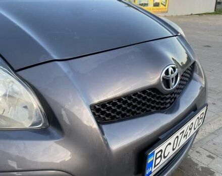 Серый Тойота Ярис, объемом двигателя 1.36 л и пробегом 199 тыс. км за 7000 $, фото 4 на Automoto.ua