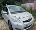 Сірий Тойота Яріс, об'ємом двигуна 1 л та пробігом 124 тис. км за 1688 $, фото 1 на Automoto.ua