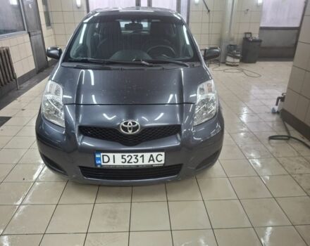 Серый Тойота Ярис, объемом двигателя 1 л и пробегом 201 тыс. км за 6000 $, фото 1 на Automoto.ua