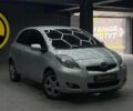 Серый Тойота Ярис, объемом двигателя 1.3 л и пробегом 280 тыс. км за 5500 $, фото 1 на Automoto.ua